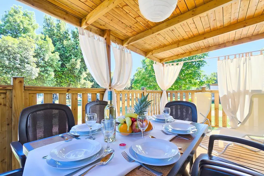 Quality Mobile Homes In Camping Kazela メドゥリン