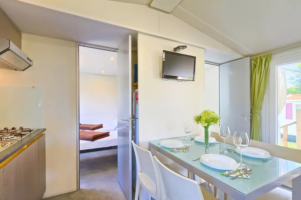 ホリデーパーク Quality Mobile Homes In Camping Kazela メドゥリン