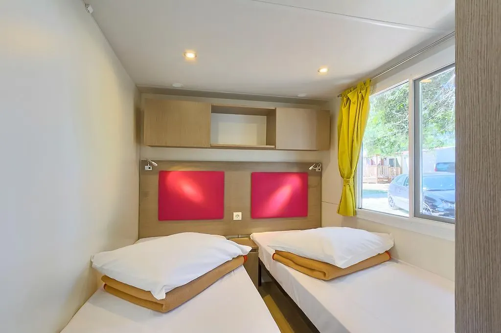 Quality Mobile Homes In Camping Kazela メドゥリン