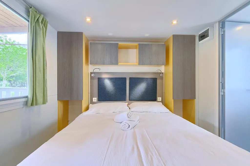 ホリデーパーク Quality Mobile Homes In Camping Kazela メドゥリン