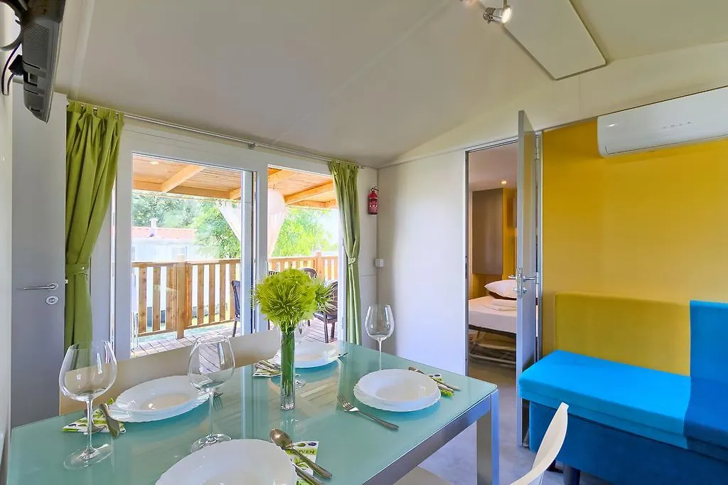 Quality Mobile Homes In Camping Kazela Medulin Village de vacances